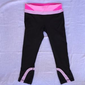 NWOT lulu run inspires rare dark grey + pink sz6